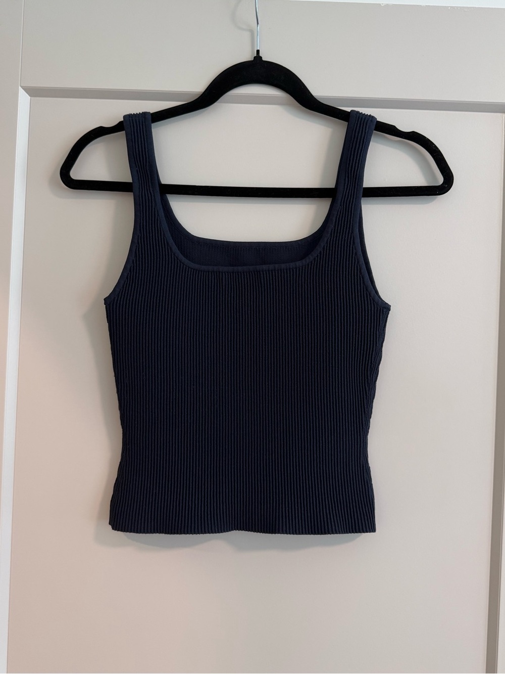 Aritzia Babaton Sculpt Knit Square-Neck Tank Navy, size M, like new! - Picture 4 of 6